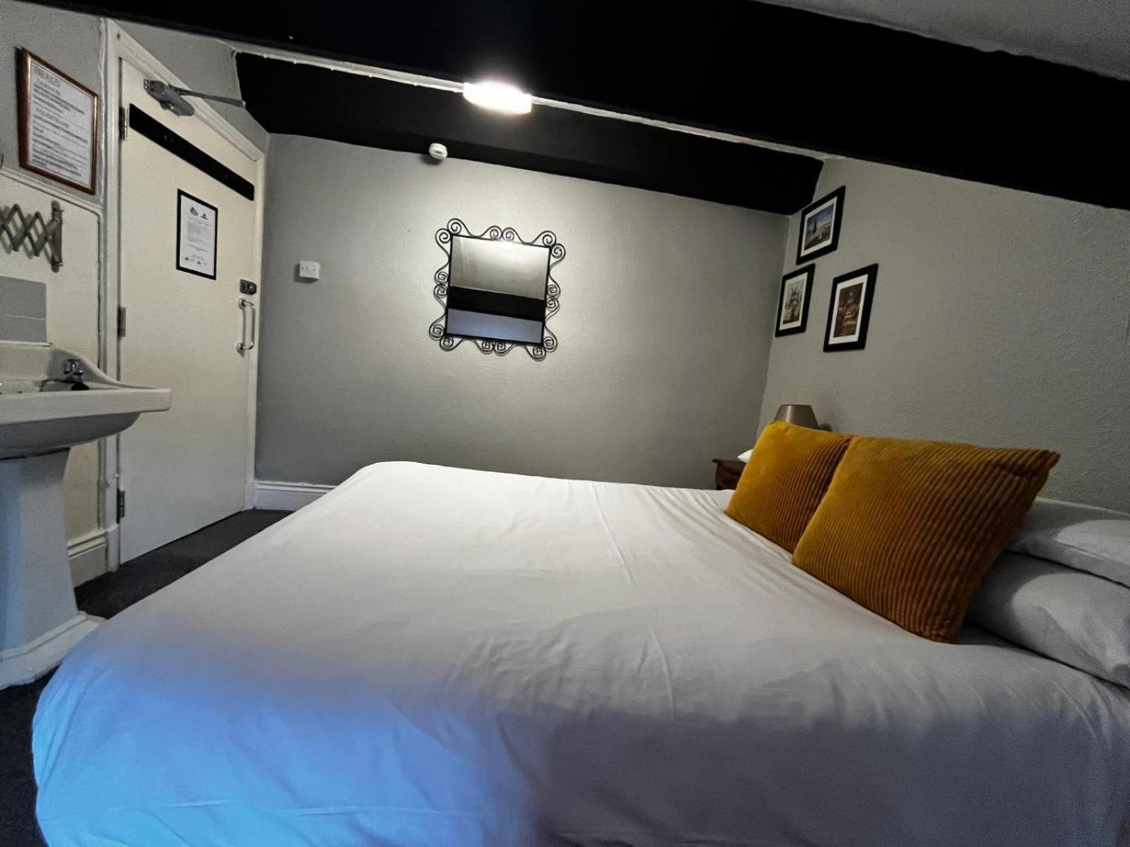 Black Bull Hotel Рит Экстерьер фото