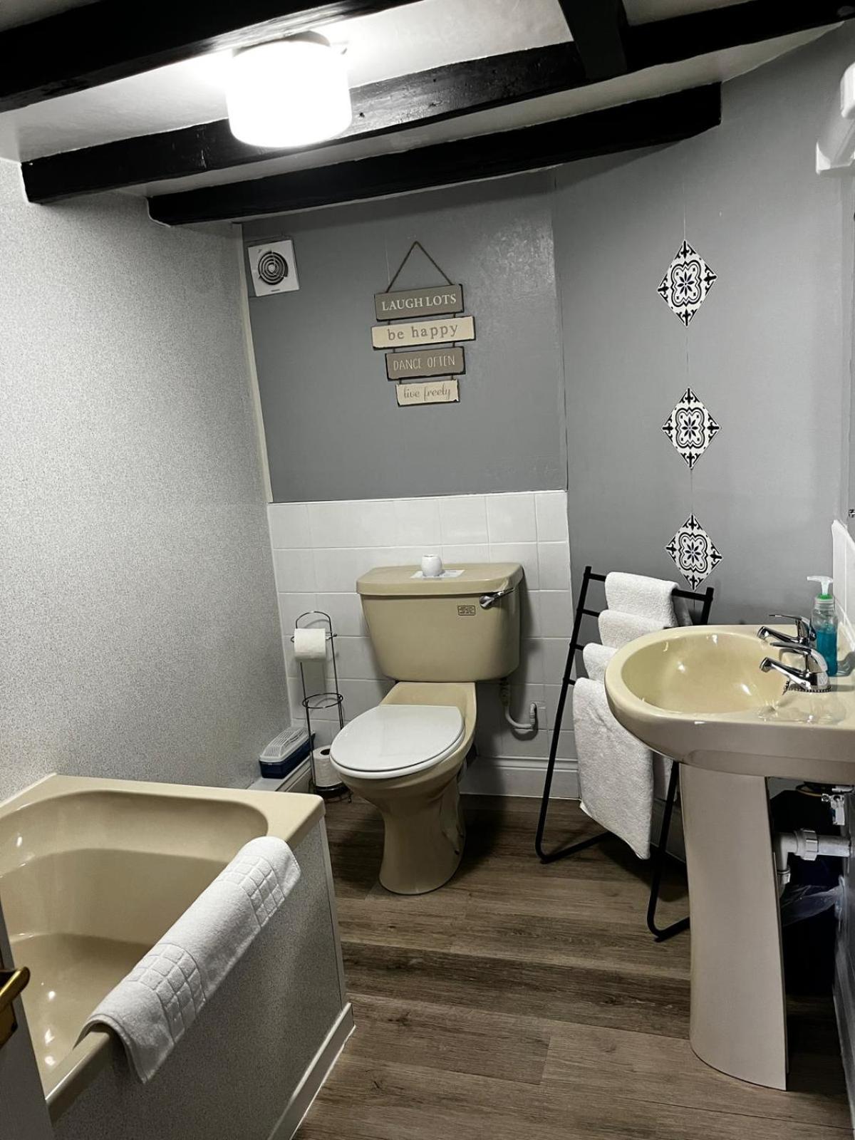 Black Bull Hotel Рит Экстерьер фото